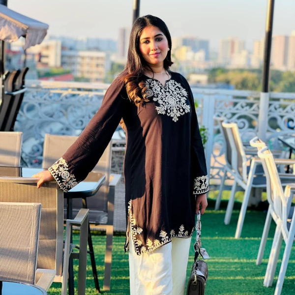 Kalo Kanti Two Piece