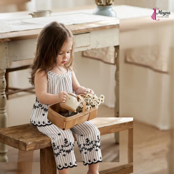 Summer Daisy Charm