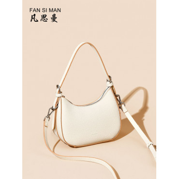  Luxury shoulder bag...
