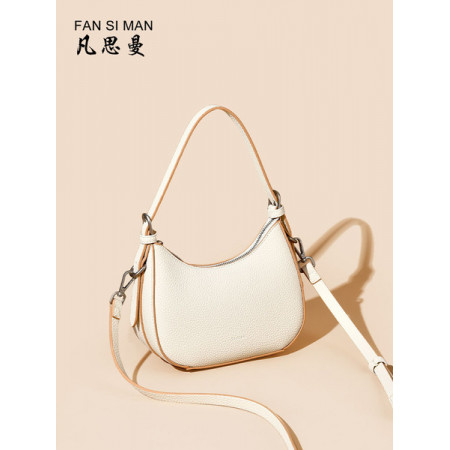  Luxury shoulder bag...