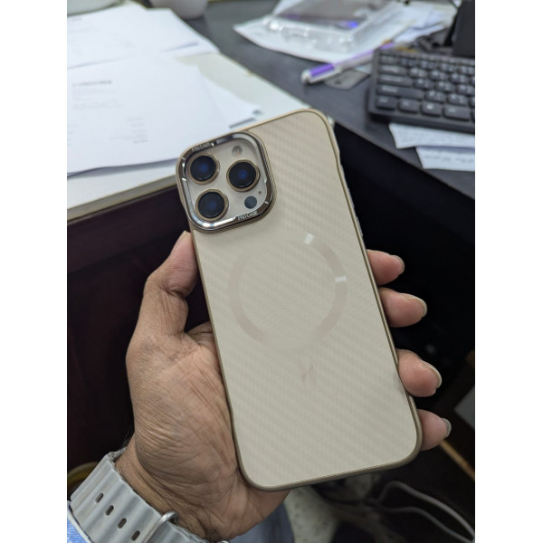 Borderless Magnetic Carbon Shade Phone Case