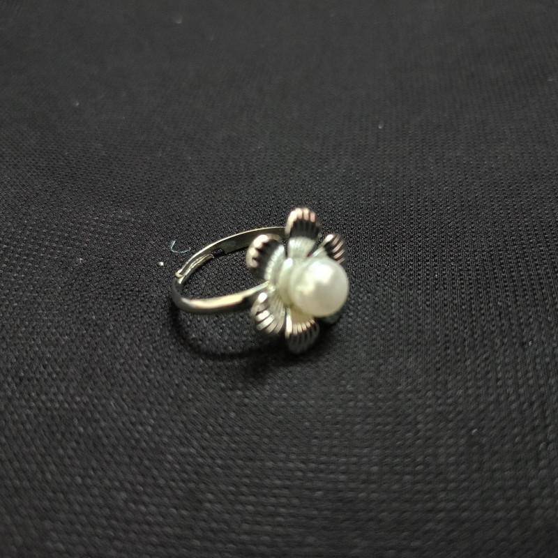 আসল ঝিনুকের মুক্তার মালা কানের দুল ও রিং সহ Love Pearl