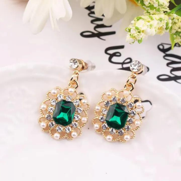 GUESS Basic Fringe Linear Drop Earrings