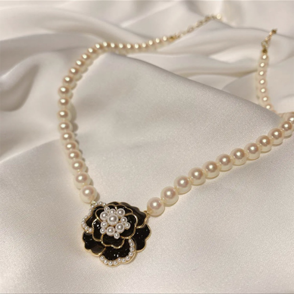 Women Camellia Pearl Necklace