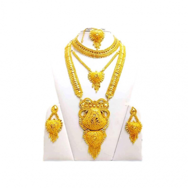 Sita har neckless...
