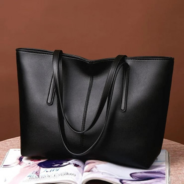 Luxury handbags (Bla...