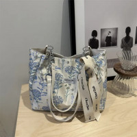 casual commuting bag...