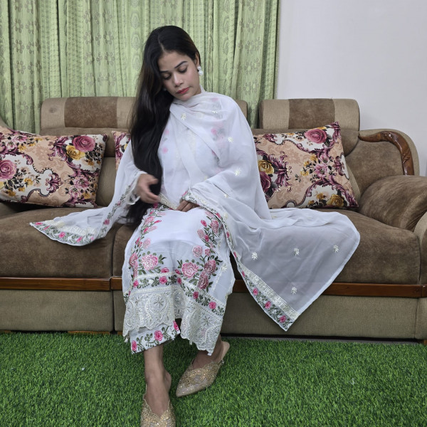 ছেতারা থ্রি পিস 