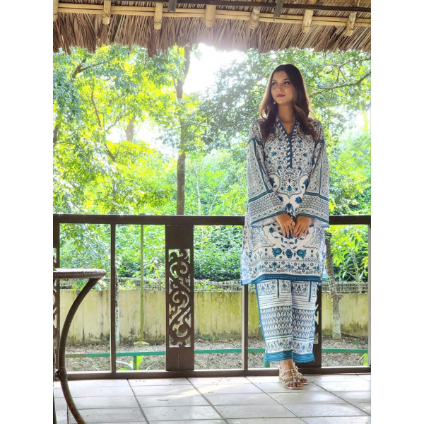Chic and Sleek Majolica