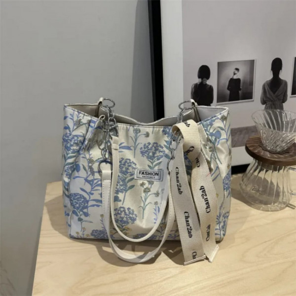 casual commuting bag